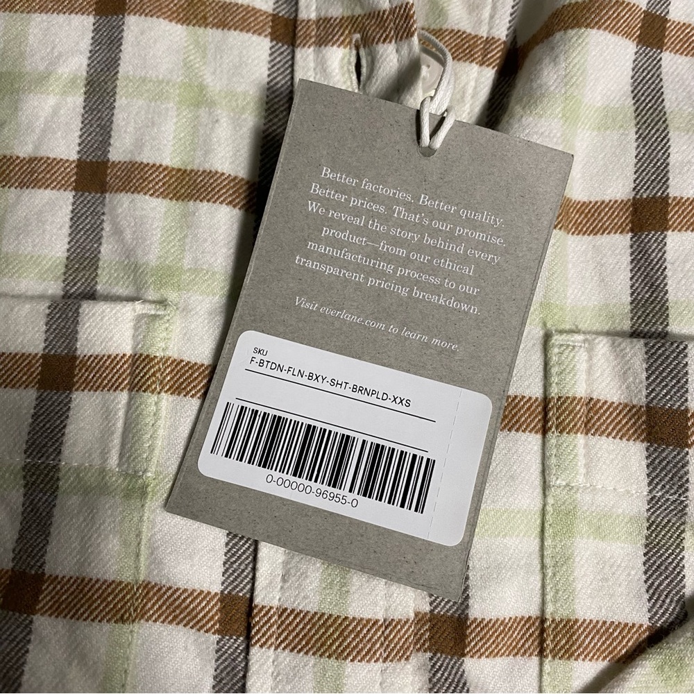 Everlane The Boxy Flannel Button Down - Picture 4 of 4